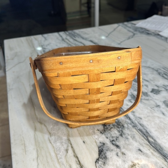 Longaberger vegetable basket with plastic divided liner 1991 - Picture 4 of 8